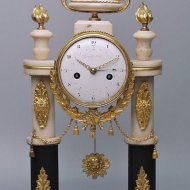 Zeldzame directoire pendule met revolutietijd. ca 1794, gesigneerd 'Dautel Fils'. 