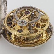 Antiek zilveren spillegang skelet-zakhorloge met dubbele kast.