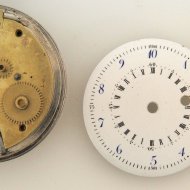 Decimaal zakhorloge met 10 uur aanduiding uit het begin van de Franse-Revolutie 