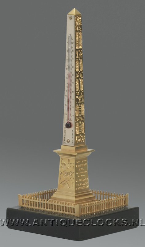Antieke vergulde thermometer, Luxor obelisk.