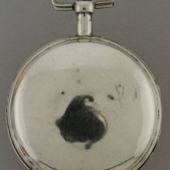 Kapteins horloge, dubbele wijzerplaat en datum, gesigneerd 'Courvoisier & Comp'. ca 1800