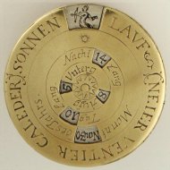 Duitse 18e eeuwse messing, deels verzilverde Calendarium Perpetuum.