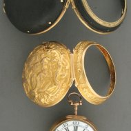 22K Gouden gedreven hollands spillegang zakhorloge met 3 kasten.