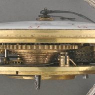 Zilveren spillegang datum zakhorloge met dubbele kast, gesigneerd: 'Beefield, London'. 1787