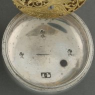 Duits 8-daags zilveren spillegang horloge met dubbele kast. Gesigneerd: 'G.W. Bolte, Rinteln'. ca 1750