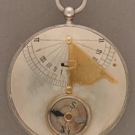 franse nikkelen zak-zonnewijzer met kompas en thermometer