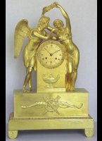 Vuurvergulde pendule met Amor en Psyche. ca 1825