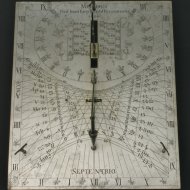 Analemmatische zonnewijzer: fecit Ioan Engelbrecht, Beraunensis, 1806