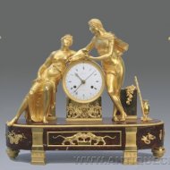 Vergulde directoire pendule met 2 coupes op rouge griot marmer. ca 1800